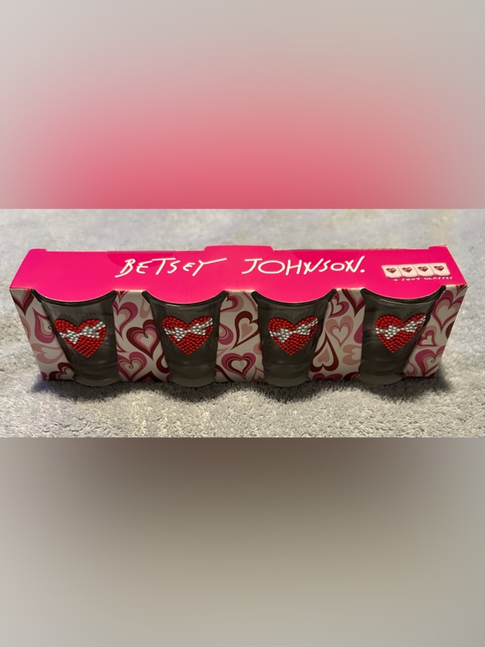 BETSEY JOHNSON HEART & RIBBON RHINESTONE 4-SET OF SHOT GLASSES/NWT/NIP